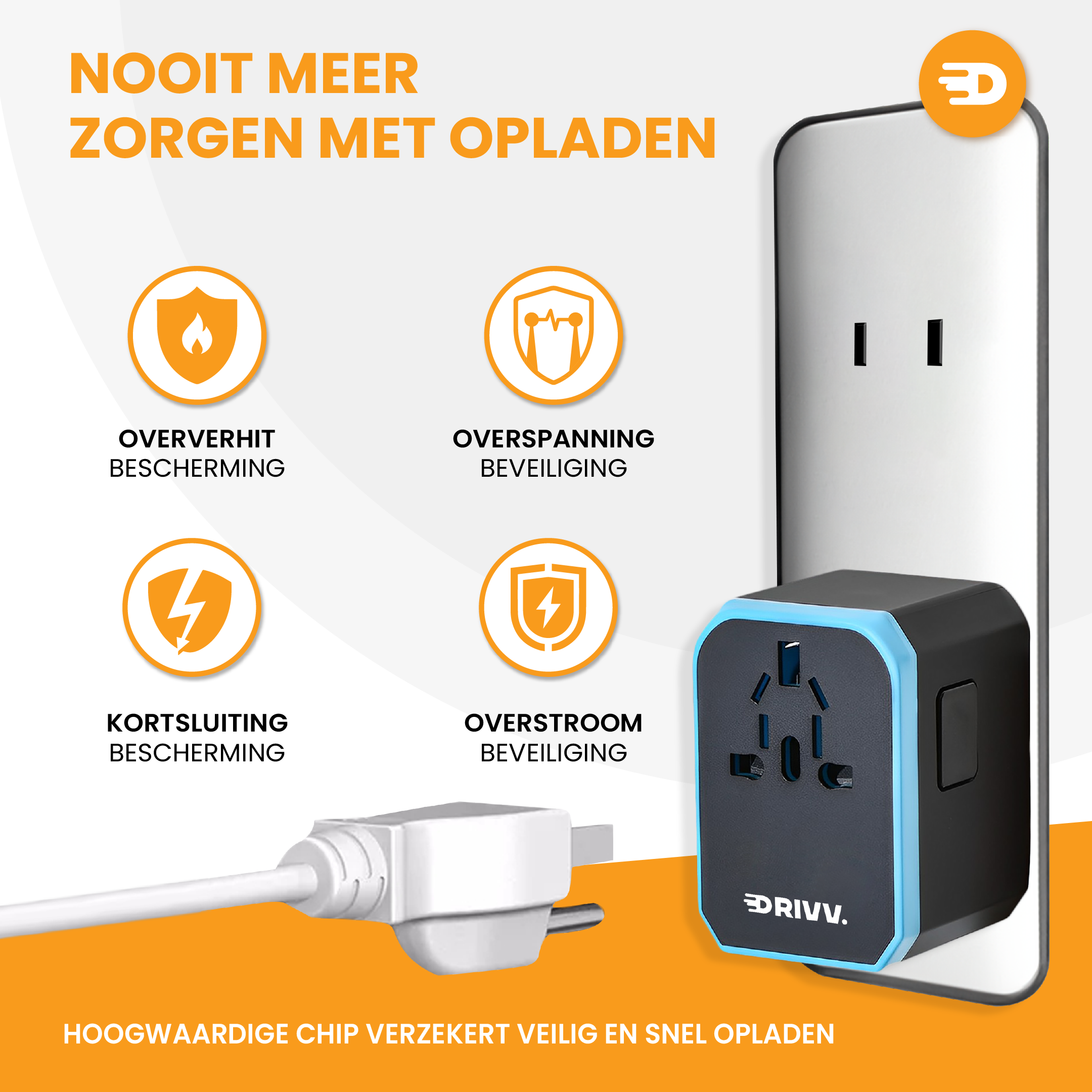 Een zwart met blauwe Drivv New Store Universele Wereldstekker - 4x USB & 1x USB C Fast Charge is aangesloten op een stopcontact. Pictogrammen tonen beveiligingen tegen oververhitting, overspanning, kortsluiting en overstroom. Nederlandse tekst op een oranje achtergrond verschijnt.